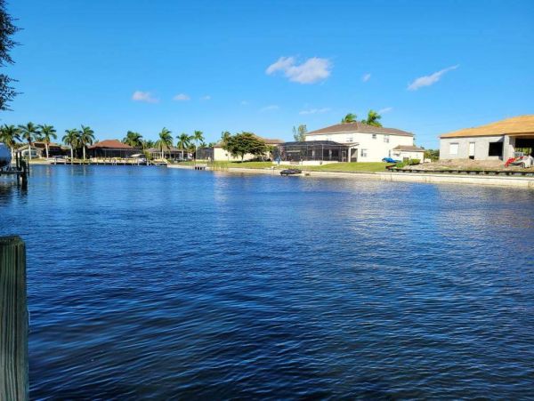 Cape Coral Lovely 3 Bedroom Home With Boat Dock