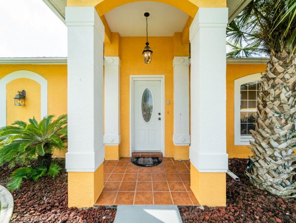 Cape Coral Home 983174