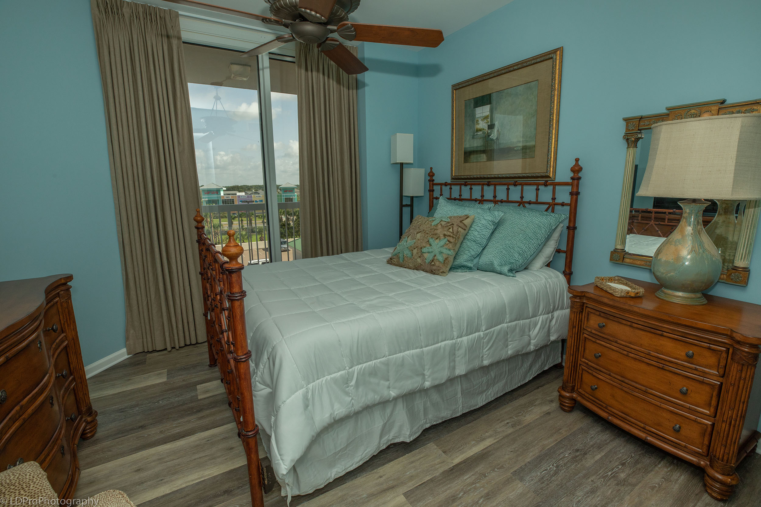 Destin Vacation Beach Condo With Four Bedrooms Sleeps 8