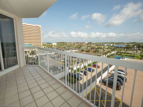 Destin Vacation Beach Condo With Four Bedrooms Sleeps 8