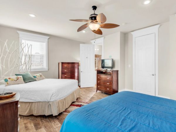 Miramar Beach Vacation Condo  175 Yards to Beach