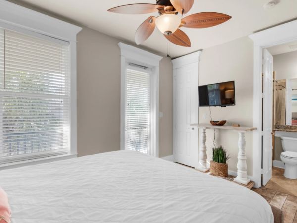Miramar Beach Vacation Condo  175 Yards to Beach