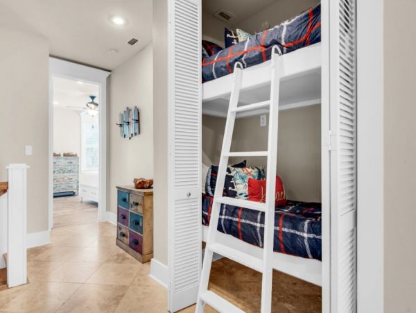 Miramar Beach Vacation Condo  175 Yards to Beach