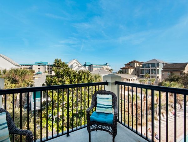 Miramar Beach Vacation Condo  175 Yards to Beach