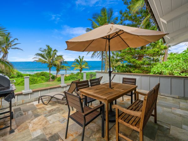 Amazing Beach Front Getaway in Princeville