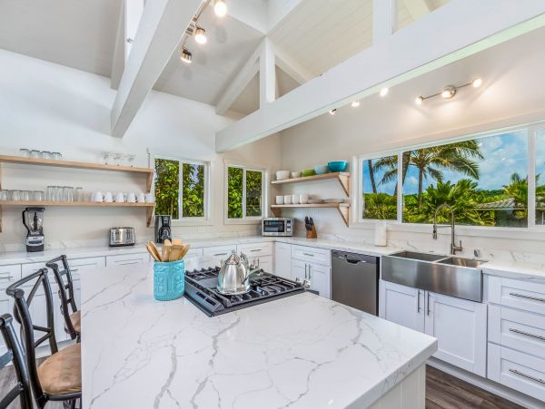 Amazing Beach Front Getaway in Princeville