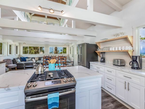 Amazing Beach Front Getaway in Princeville