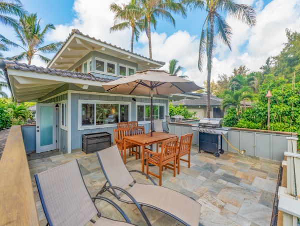 Amazing Beach Front Getaway in Princeville