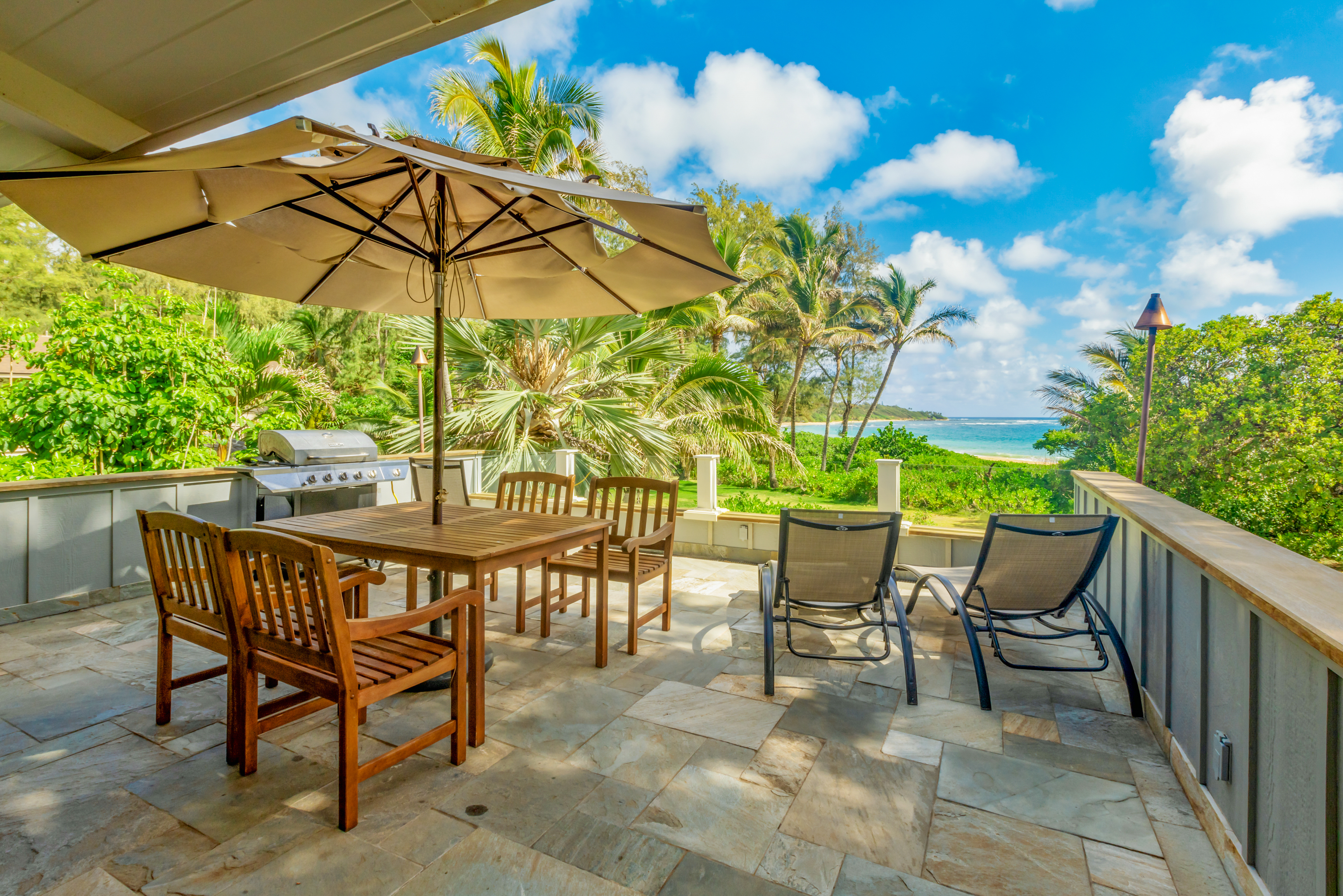 Amazing Beach Front Getaway in Princeville