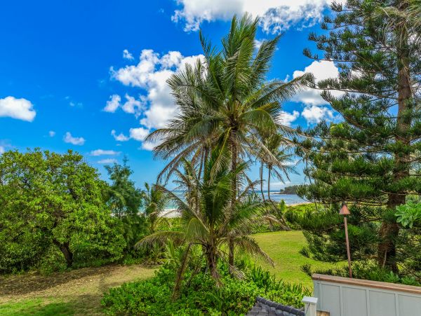 Amazing Beach Front Getaway in Princeville