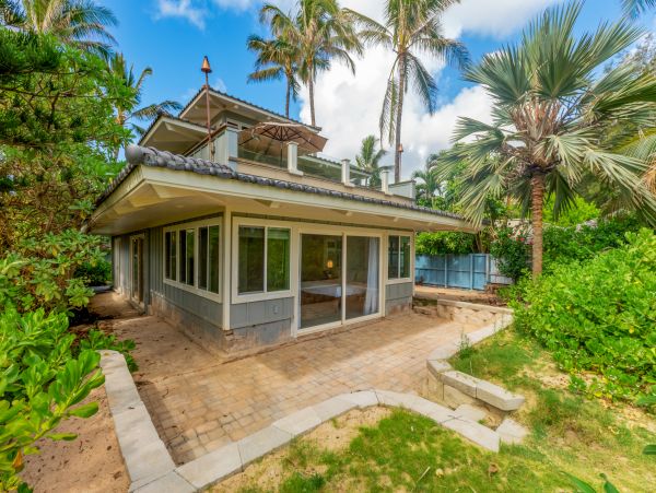 Amazing Beach Front Getaway in Princeville