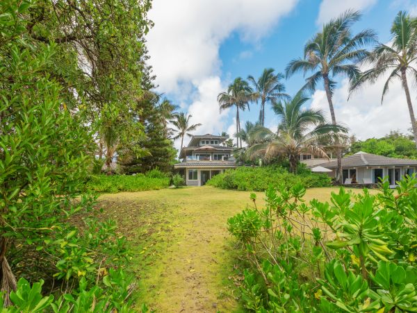 Amazing Beach Front Getaway in Princeville