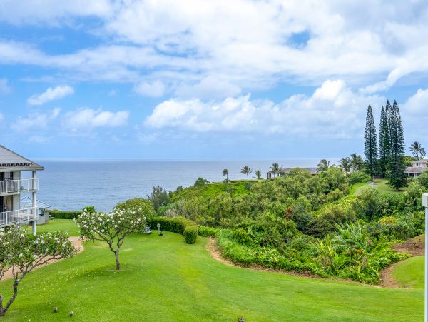 Princeville Top Floor Ocean View Retreat