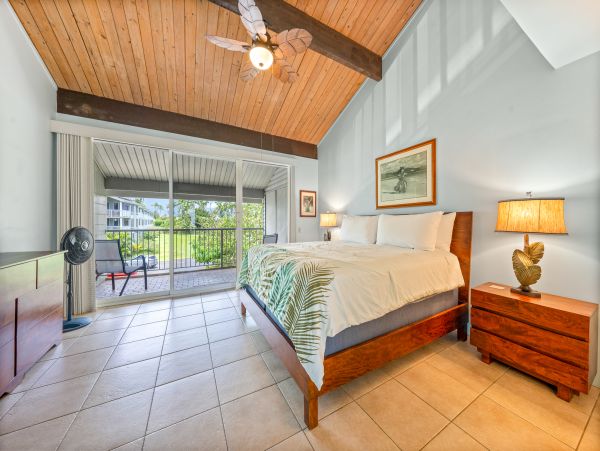 Princeville Top Floor Ocean View Retreat