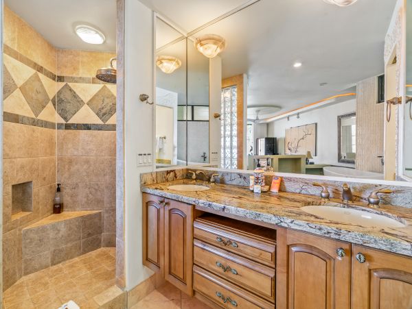 Stunning Oceanfront Condo Two Bedroom in Princeville, Kauai