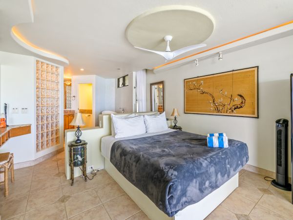 Stunning Oceanfront Condo Two Bedroom in Princeville, Kauai