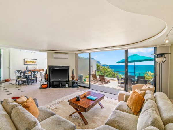 Stunning Oceanfront Condo Two Bedroom in Princeville, Kauai