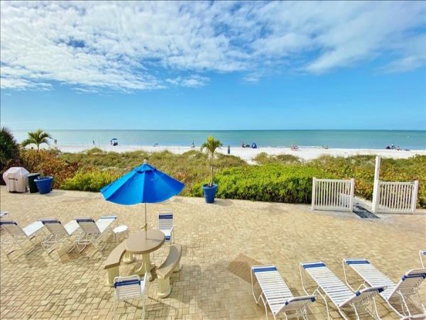 Gulf Front Belleair Vacation Condo One Bedroom