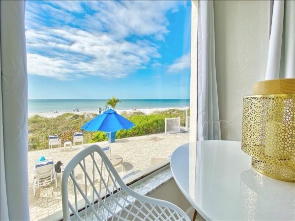 Gulf Front Belleair Vacation Condo One Bedroom