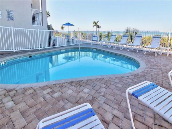 Gulf Front Belleair Vacation Condo One Bedroom