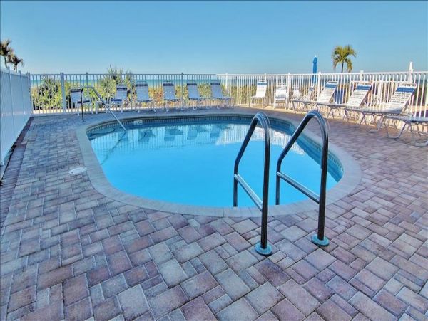 Gulf Front Belleair Vacation Condo One Bedroom