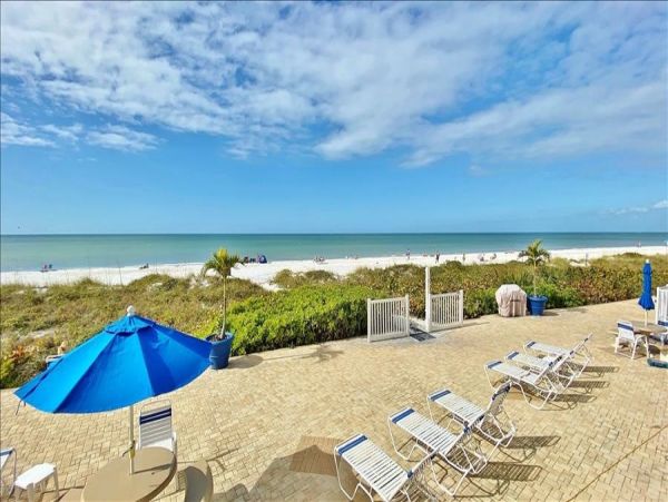 Gulf Front Belleair Vacation Condo One Bedroom