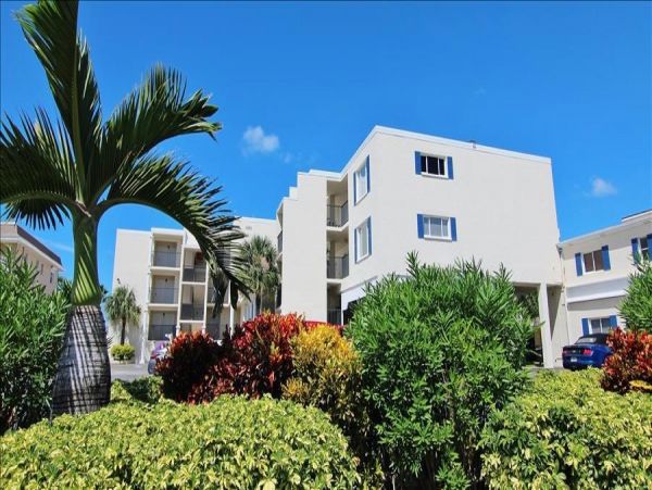 Gulf Front Belleair Vacation Condo One Bedroom