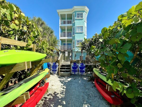 Indian Rocks Beachfront Lovely