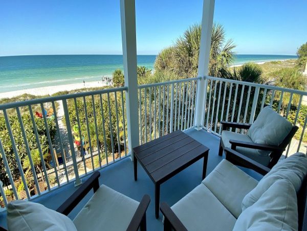 Indian Rocks Beachfront Lovely