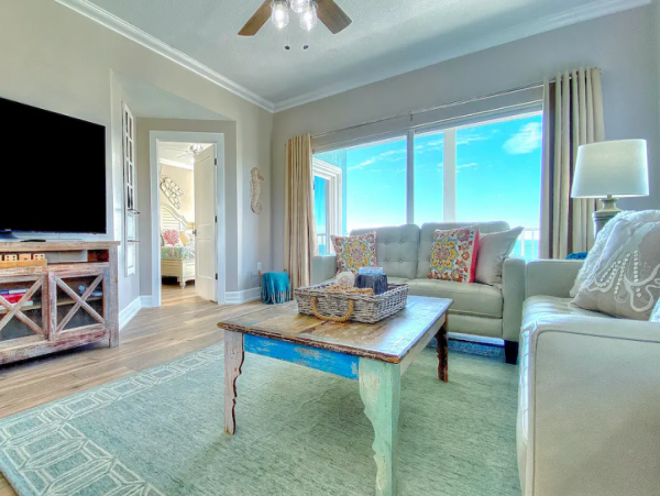 Indian Rocks Beach Condo with 3 Bedrooms