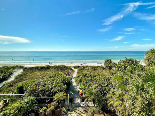 Indian Rocks Beach Condo with 3 Bedrooms