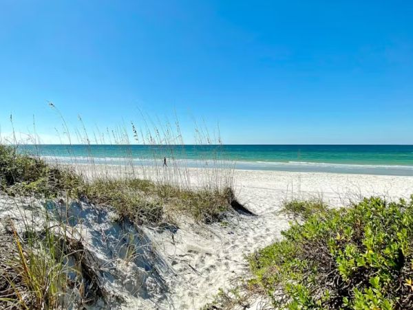 Indian Rocks Beach Condo with 3 Bedrooms