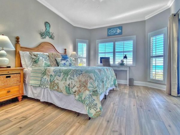 Beachfront Condo with 3 Bedrooms in Indian Rocks Beach