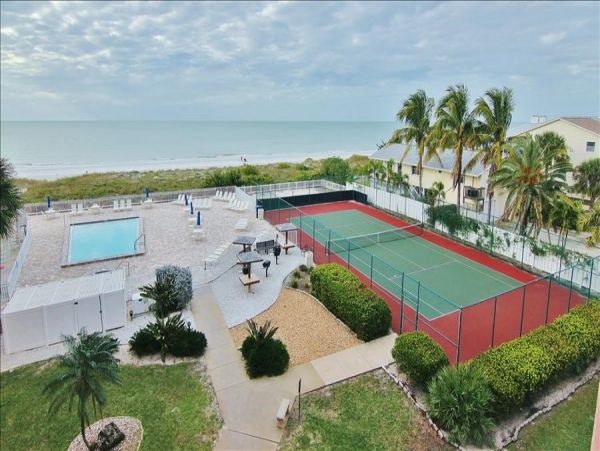 Beachfront 3 Bedroom Home in Central Indian Rocks Beach