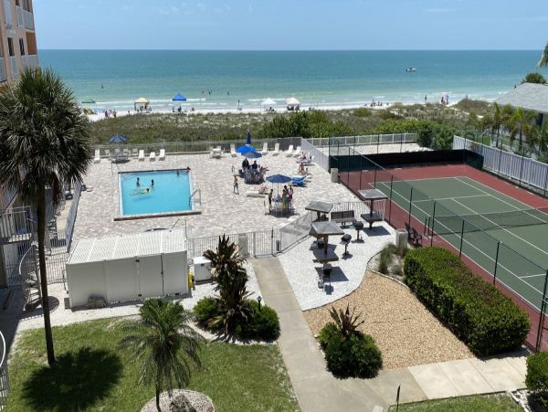 Beachfront 3 Bedroom Home in Central Indian Rocks Beach