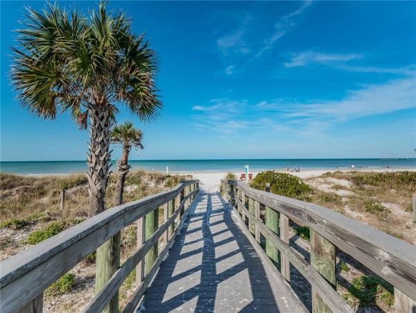 Beachfront 3 Bedroom Home in Central Indian Rocks Beach