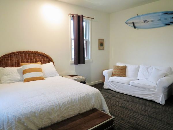 Three Bedrooms Walk to Beach Vacation Home in Santa Barbara