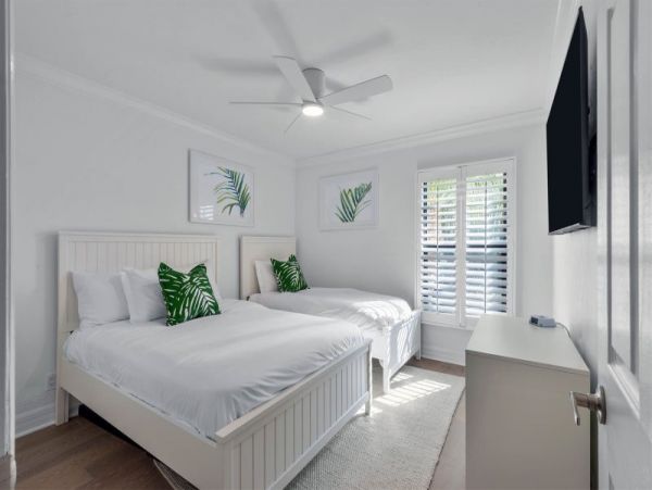 Gulf View Two Bedroom Vacation Beach Condo in Captiva