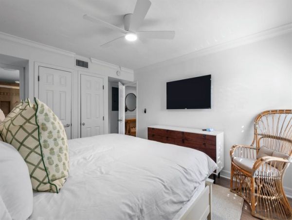 Gulf View Two Bedroom Vacation Beach Condo in Captiva