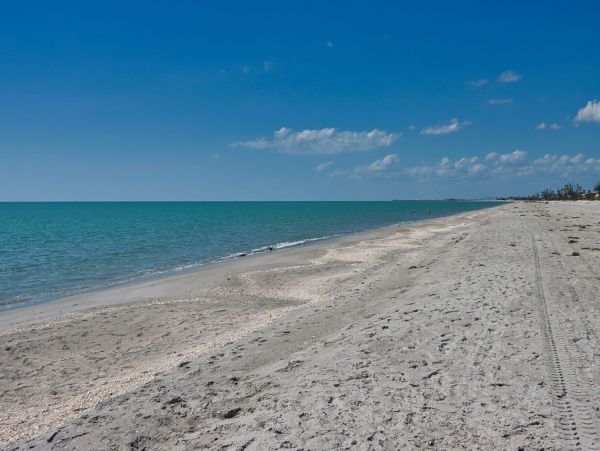 Gulf View Two Bedroom Vacation Beach Condo in Captiva