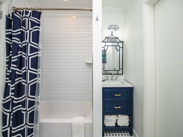 Lido Key Villa One Block to Beach Sleeps 10