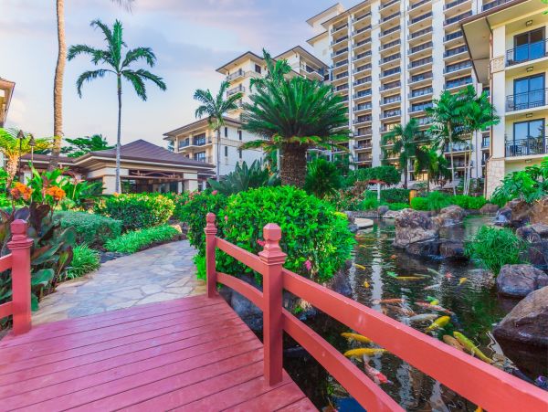 Luxury Kapolei Vacation Rental with Ocean Views and Pools