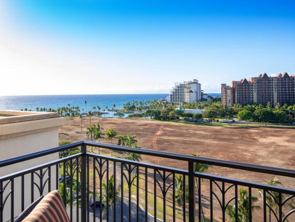Luxury Kapolei Vacation Rental with Ocean Views and Pools