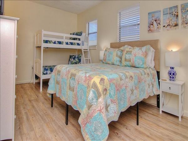 Indian Rocks Indian Shores Condo 983506