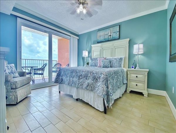 Beachfront Lovely Stunning Gulf Views