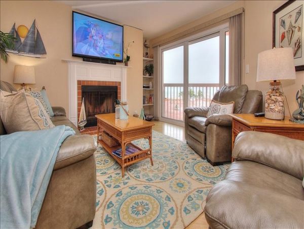 1 Bedroom Condo with Gulfview balcony & beachfront heated pool & spa