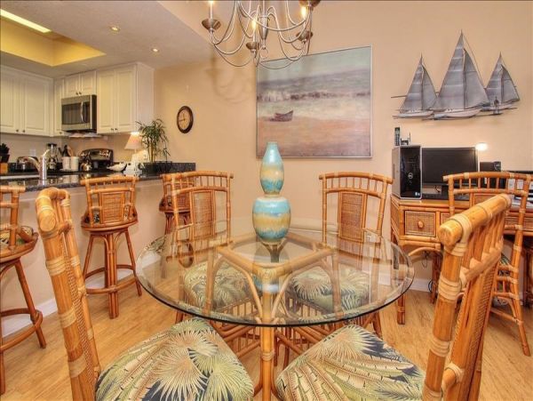 1 Bedroom Condo with Gulfview balcony & beachfront heated pool & spa
