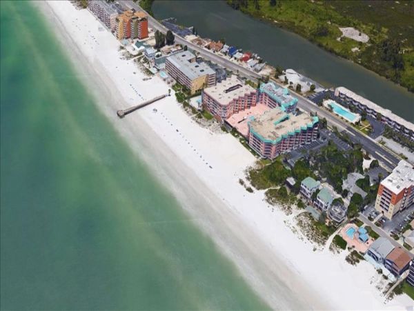 1 Bedroom Condo with Gulfview balcony & beachfront heated pool & spa