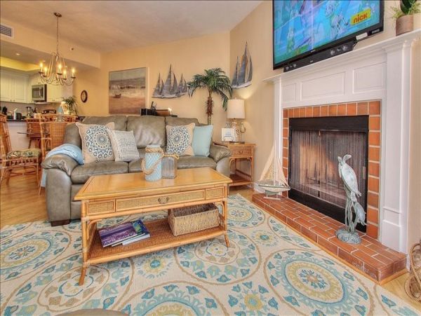 1 Bedroom Condo with Gulfview balcony & beachfront heated pool & spa