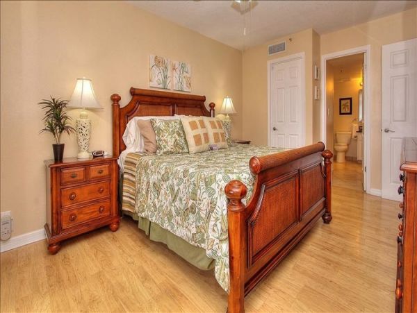 1 Bedroom Condo with Gulfview balcony & beachfront heated pool & spa